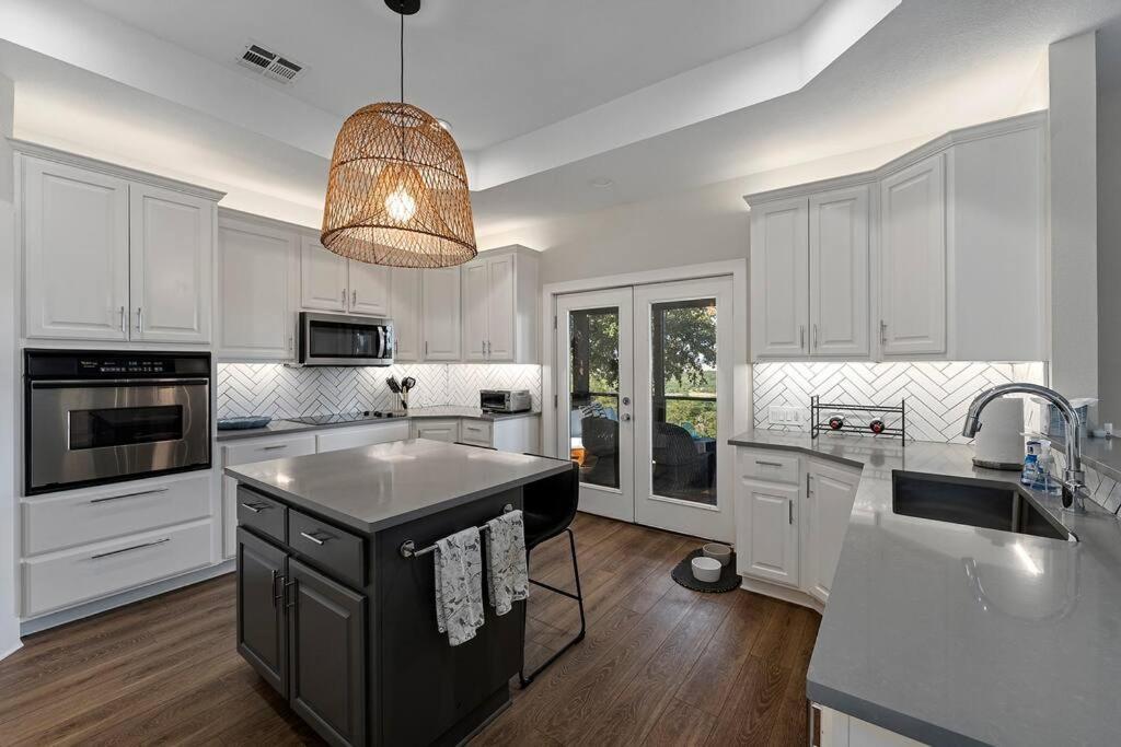 Vista Grande - Beautiful Views & Lake Access Austin Exterior photo